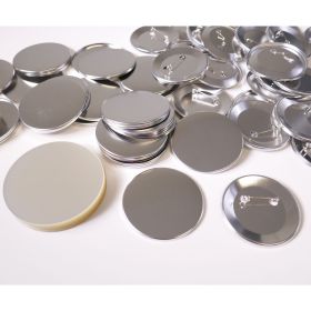 500 Buttons mit Sicherheitsnadel-image